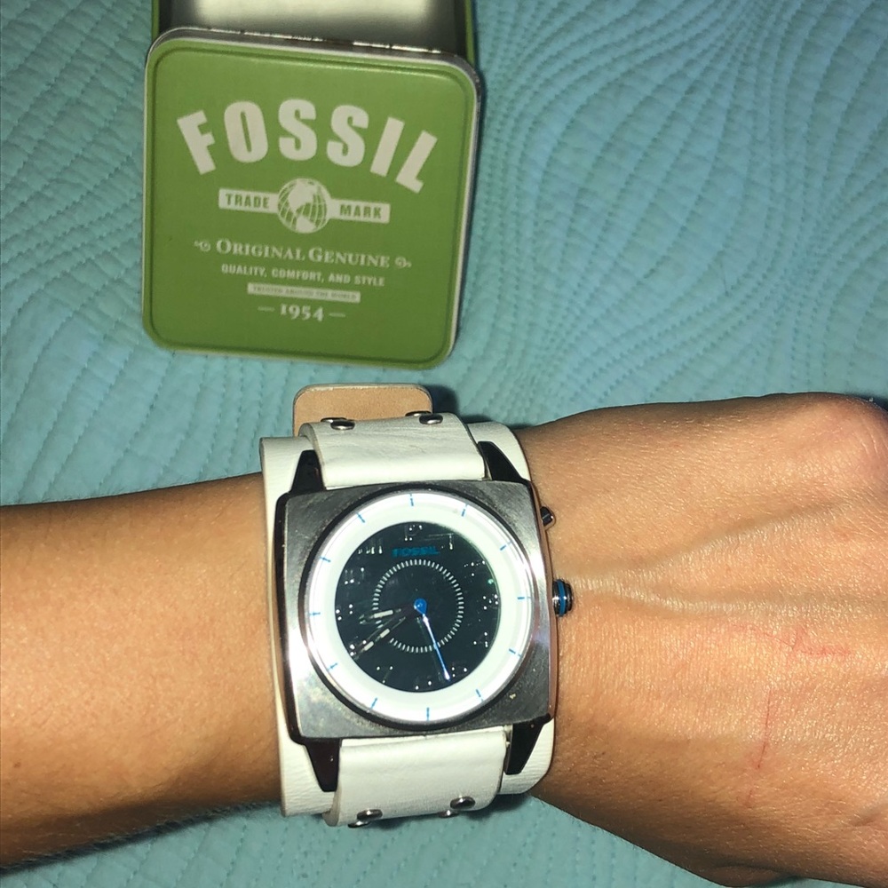 Fossil leather cuff watch in excellent condition